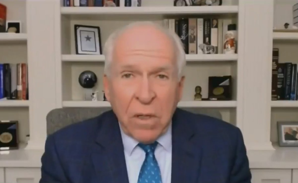 Ουκρανία: Ελπίζω να έλεγξαν τη λιμουζίνα του Τραμπ για μικροτσίπ από τον Πούτιν, λέει πρώην διευθυντής της CIA