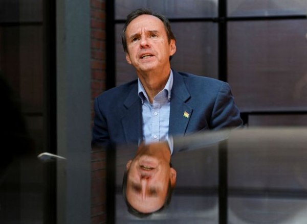 Βολιβία: Ο δεξιός υποψήφιος πρόεδρος Κιρόγα υπόσχεται να ακυρώσει τις συμφωνίες για το λίθιο με Ρωσία και Κίνα