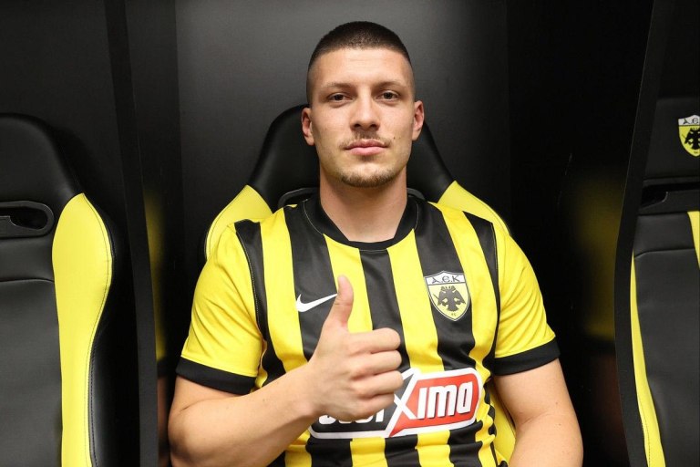 Γιόβιτς: «Αυτή η φανέλα απαιτεί τα πάντα, είμαι έτοιμος να τα δώσω» (vid)