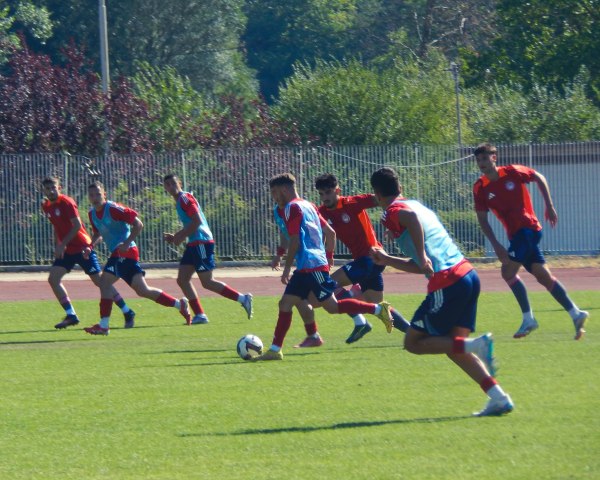 Ολυμπιακός: Φιλικό μεταξύ Κ19 και Β’ ομάδας στο Καπενήσι (pics)