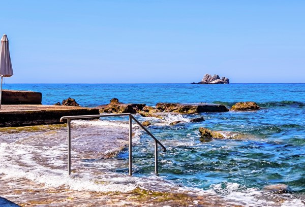 Καιρός: Η τάση μέχρι τον Δεκαπενταύγουστο – Η πρόβλεψη για την πιθανότητα ενός νέου κύματος καύσωνα