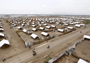 Κένυα: Χιλιάδες νοτιοσουδανοί φεύγουν από τεράστιο καταυλισμό διότι δεν έχουν να φάνε
