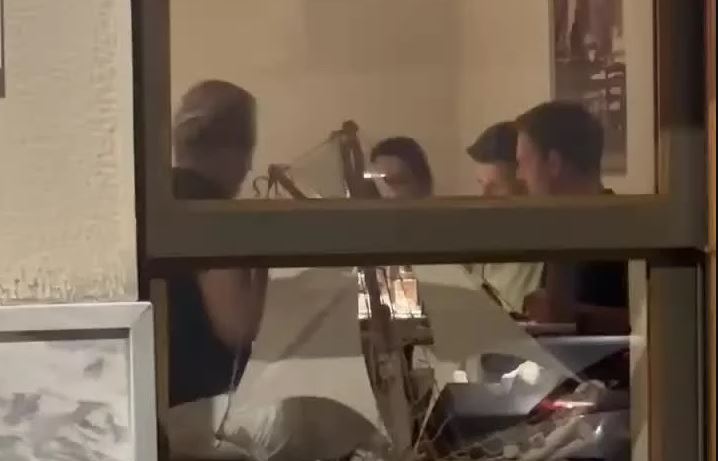 Δείπνο Κασσελάκη με αξιωματούχο του ΟΗΕ για τη Γάζα [βίντεο]