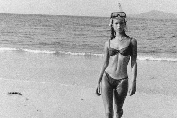 «Super skinny» και «heroin chic»: Η επιστροφή της τάσης των 90’s έχει σπείρει πανικό στο Ηνωμένο Βασίλειο