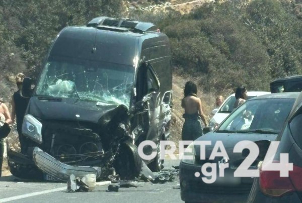 Ηράκλειο: Σφοδρή σύγκρουση βαν στον ΒΟΑΚ – Οκτώ τραυματίες, ο ένας σοβαρά