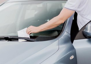 Απάτη με «μαϊμού» κλήσεις της Τροχαίας – Πώς αδειάζουν τραπεζικούς λογαριασμούς