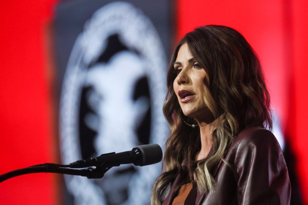 ΗΠΑ: Η Νόεμ απολύει 23 υπαλλήλους της FEMA επικαλούμενη κενά ασφαλείας στον κυβερνοχώρο