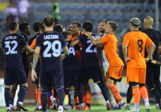 Εγινε χαμός στο φιλικό Λάτσιο-Ατρόμητος: Πλακώθηκαν στο ξύλο οι παίκτες, δυο αποβολές