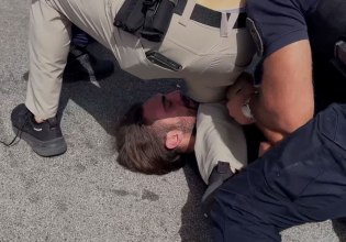 Ρόδος: Μήνυση υπέβαλε ο διαδηλωτής μετά το κεφαλοκλείδωμα αλά Τζορτζ Φλόιντ στη συγκέντρωση για το Crown Iris