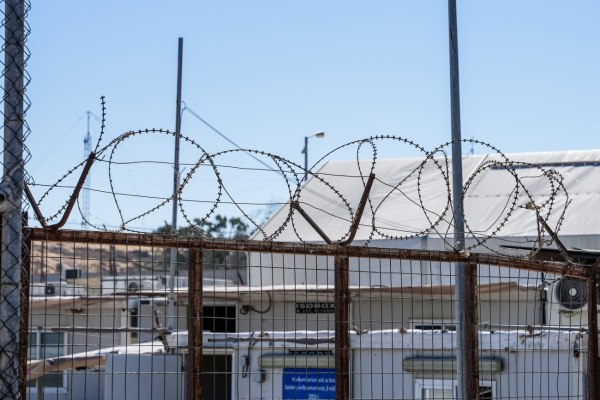 Ολομέλεια των προέδρων των ΔΣΕ: «Οπισθοδρόμηση» στο Κράτος Δικαίου από την κυβέρνηση στο μεταναστευτικό