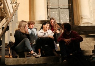 Οι νέοι δεν τα πάνε καλά με την σκέψη του γάμου