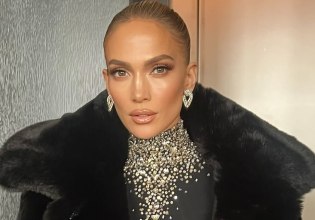 Τζένιφερ Λόπεζ: Κατάξανθη και εντυπωσιακή στο τρέιλερ της ταινίας «Kiss Of The Spider Woman»