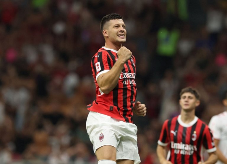 Η ΑΕΚ εξετάζει σοβαρά την περίπτωση του Λούκα Γιόβιτς (vids)