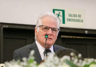 Κολομβία: Ο πατέρας του δολοφονημένου γερουσιαστή Ουρίμπε παίρνει τη θέση του στην κούρσα των υποψηφίων