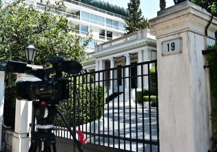 Tο Μαξίμου τρέχει… το rebranding Τσίπρα, στο ΠΑΣΟΚ ζορίζονται