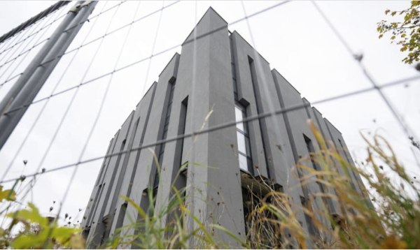 Γερμανία: Δήμος απαιτεί την κατεδάφιση τζαμιού επειδή δεν ολοκληρώθηκε εγκαίρως η κατασκευή του