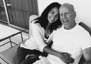 «Όσο γρήγορα έρχεται, τόσο γρήγορα φεύγει»: Η σύζυγος του Μπρους Γουίλις δακρύζει – H άνοια, το σοκ, η φροντίδα