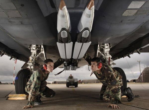 Τραμπ εναντίον καρτέλ: Μπορεί η πανίσχυρη αμερικανική αεροπορία να αφανίσει τους βαρώνους ναρκωτικών;