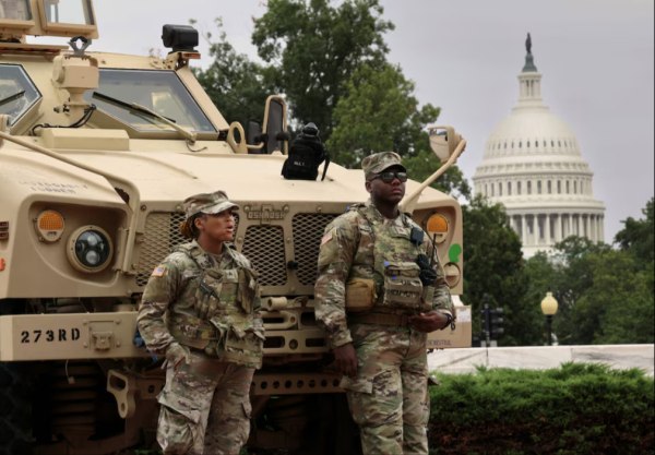 Σύγκρουση Τραμπ – αντιπολίτευσης για την ανάπτυξη του στρατού σε πόλεις που κυβερνούν οι δημοκρατικοί