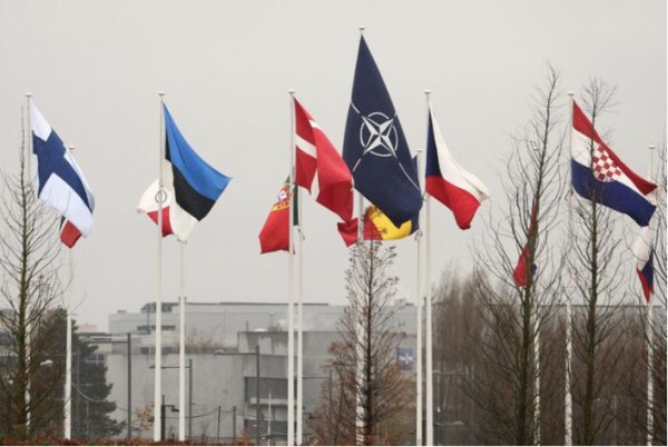 ΝΑΤΟ: Ολες οι χώρες μέλη θα καλύψουν φέτος τον στόχο 2% του ΑΕΠ για στρατιωτικές δαπάνες