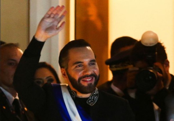 Ελ Σαλβαδόρ: Εντονες αντιδράσεις για τη δυνατότητα απεριόριστων θητειών στον Μπουκέλε