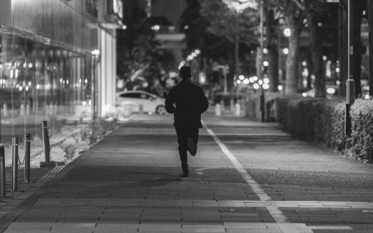 Πρωινή ή βραδινή προπόνηση; Ποια μας προσφέρει περισσότερα