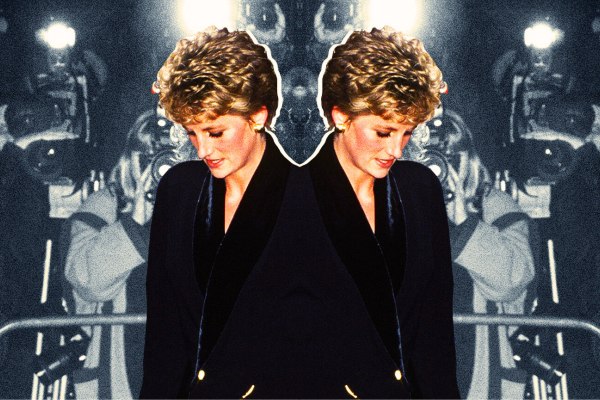 Ολέθρια σχέση: Η θυσία της Νταϊάνα στο βωμό των media – «Μια αγέλη πίσω μου»