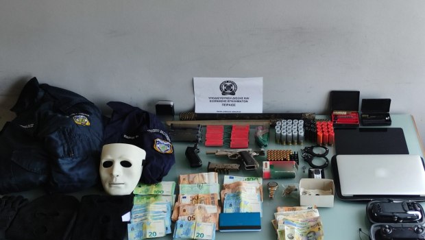 Ταύρος: Συνελήφθη 38χρονος για ενδοοικογενειακή βία – Στο σπίτι του βρέθηκαν πυροβόλο όπλο και ναρκωτικά