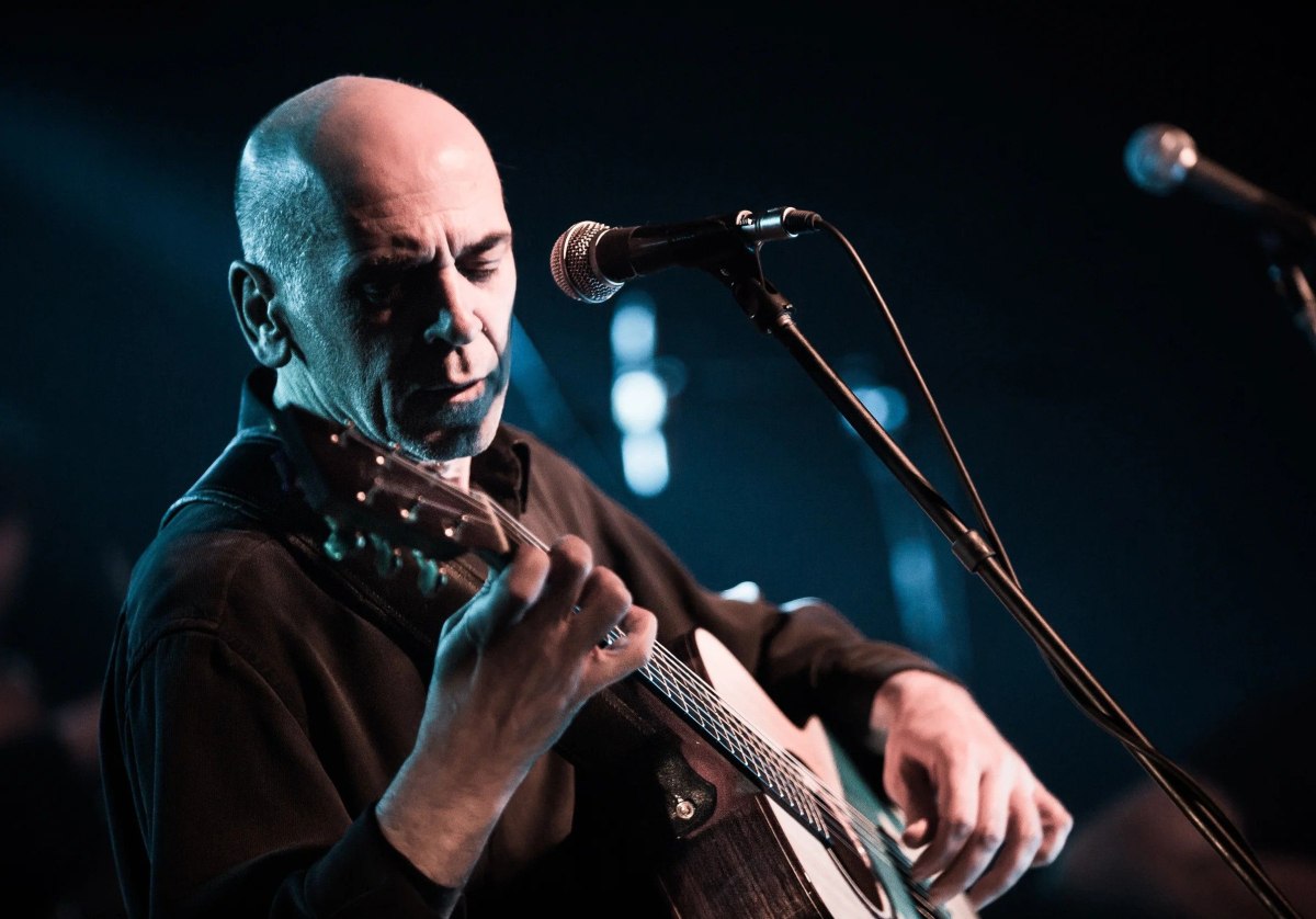 Ο Ορφέας Περίδης συναντάει το χθες και το σήμερα