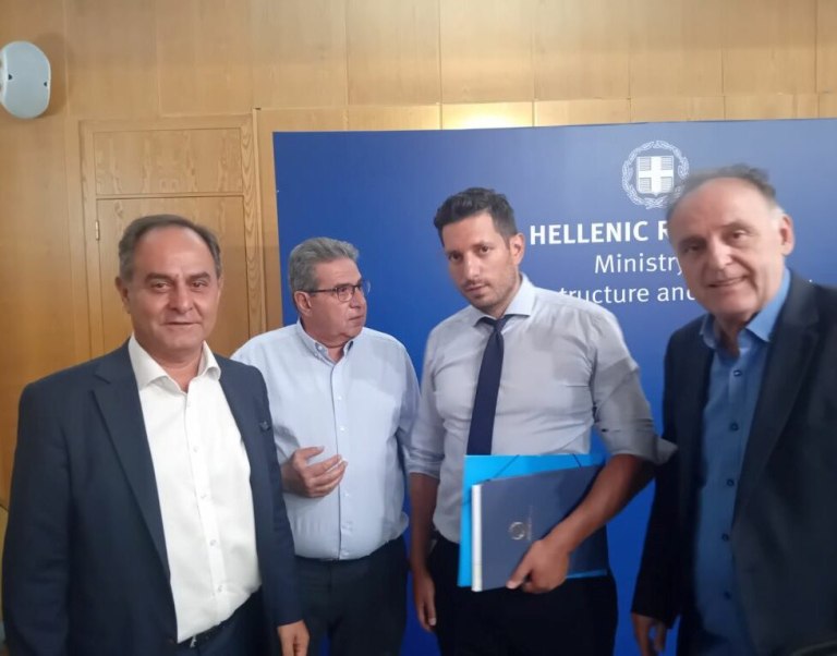 Να παραμείνουν σε λειτουργία τα εκδοτήρια των εισιτηρίων ζήτησαν εκπρόσωποι 9 δήμων