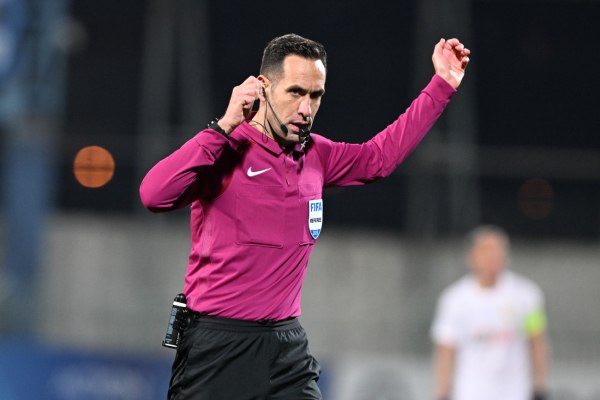 Διεθνείς ορισμοί για Παπαπέτρου, Σιδηρόπουλο και Φωτιά