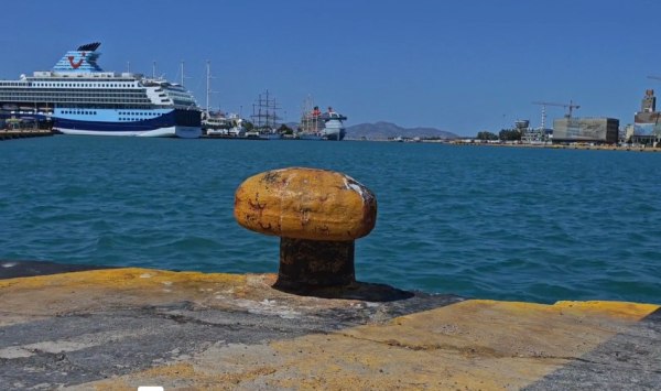 Πειραιάς: Εντοπίστηκε σορός άνδρα να επιπλέει στο λιμάνι