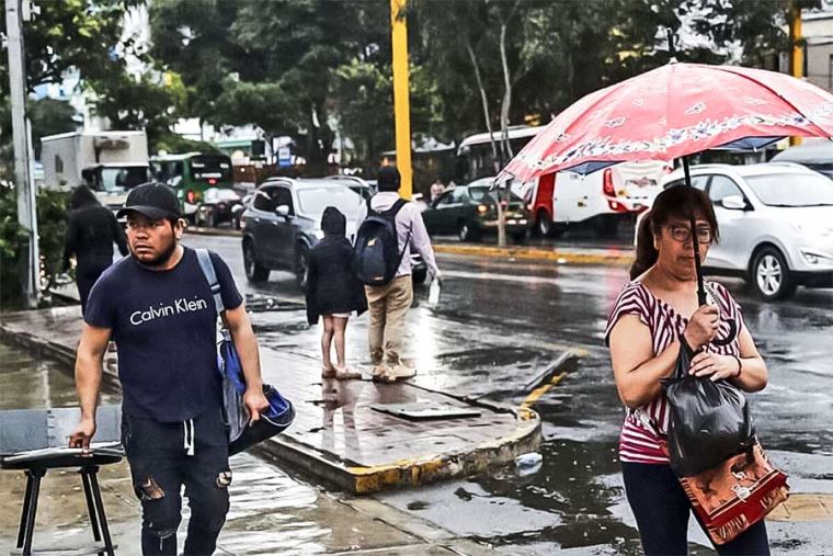 Το Περού πλήττεται από ισχυρό αντικυκλώνα με σφοδρούς ανέμους – Ενας νεκρός, μεγάλα κύματα κλείνουν λιμάνια