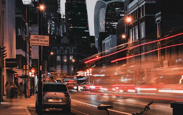 Μέσα στη βουή του δρόμου: Ποια χώρα στην Ευρώπη υποφέρει περισσότερο από την ηχορύπανση;