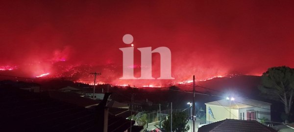 Συγκλονιστική εικόνα από τη φωτιά στο Λατζόι Ηλείας
