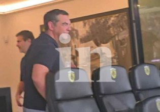 Μια υπόσχεση έφερε τον Αλέξη Τσίπρα και τον μικρό γιο του Νεκτάριου Σαντορινιού στο γήπεδο της ΑΕΚ