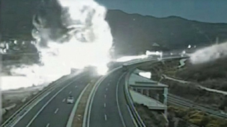 Παιχνίδια γύρω από την πυρόσφαιρα των Τεμπών; Η επιλογή του ανακριτή και ο αυτόκλητος σύμβουλος