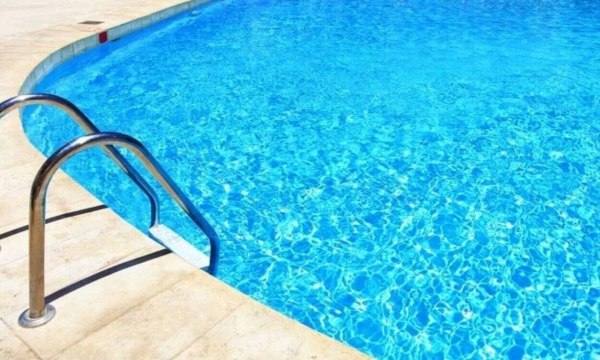 Μύκονος: Σύνεργα ναρκωτικών και λευκή σκόνη βρέθηκε στο δωμάτιο όπου εντοπίστηκε νεκρός ο 25χρονος