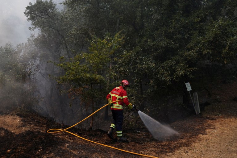 Πορτογαλία: Συναγερμός για τον κίνδυνο πυρκαγιών