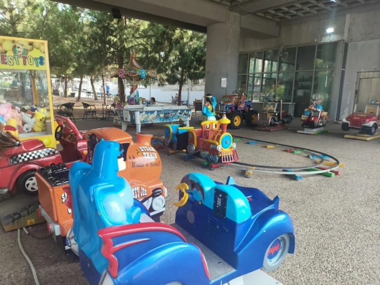 Θεσσαλονίκη: Προκαταρκτική έρευνα για το πεντάχρονο που υπέστη έγκαυμα σε αναψυκτήριο με ψυχαγωγικά παιχνίδια