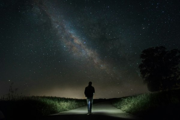 Άκρως Ζωδιακό: Τα Do’s και Don’ts στα ζώδια σήμερα [Κυριακή 17.08.2025]