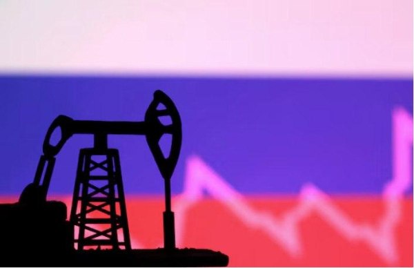 Ο Τραμπ διαμηνύει πως ίσως επιβάλει δασμούς στην Κίνα επειδή αγοράζει ρωσικό πετρέλαιο