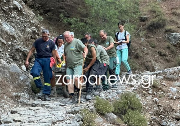 Φαράγγι της Σαμαριάς: Σε κρίσιμη κατάσταση ο 55χρονος πολυτραυματίας – Τον κουβαλούσαν στα χέρια για 2 ώρες