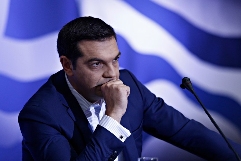 Τσίπρας – ΣΥΡΙΖΑ: Βίοι παράλληλοι – Χωρίς «σκιάχτρο» το Μαξίμου, ψάχνει αφήγημα απέναντι στον πρώην πρωθυπουργό