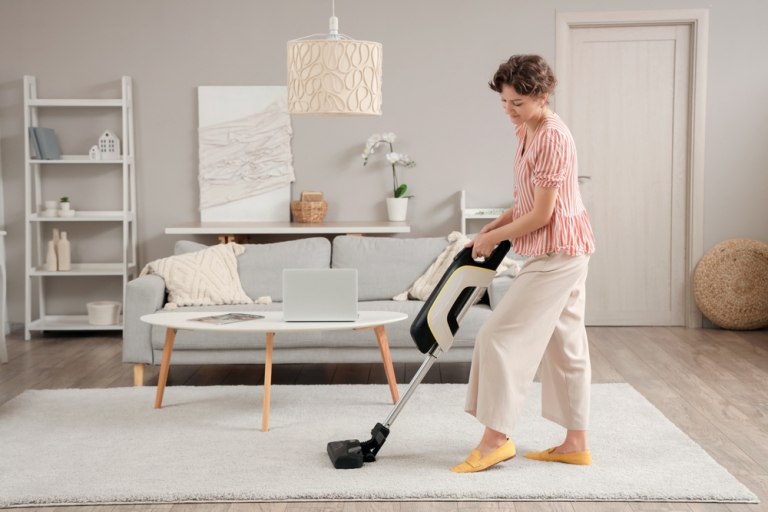 Ηλεκτρική σκούπα για το εξοχικό: Πώς θα κάνετε την καλύτερη επιλογή