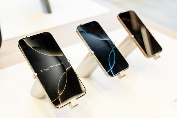 Apple – iPhone 17: Το «λεπτότερο iPhone που υπήρξε ποτέ»