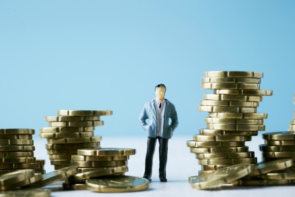 CEO: Οι αμοιβές τους αυξάνονται με τον ταχύτερο ρυθμό στην τετραετία