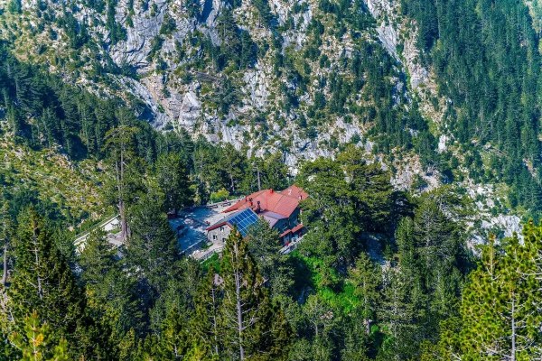 Όλυμπος: «Αρνήθηκαν να στείλουν ελικόπτερο», λέει ο τραυματίας – «Δεν κινδύνευε η ζωή του», απαντά η πυροσβεστική