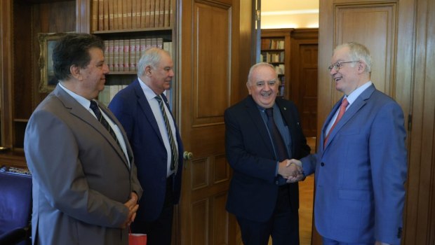 Συνάντηση Τασούλα με απόστρατους αξιωματικούς