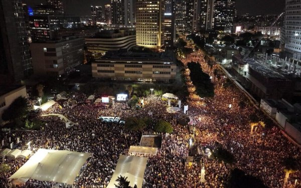 Ισραήλ: Τεράστια διαδήλωση στο Τελ Αβίβ υπέρ της επιστροφής των ομήρων μέσω μιας κατάπαυσης τους πυρός